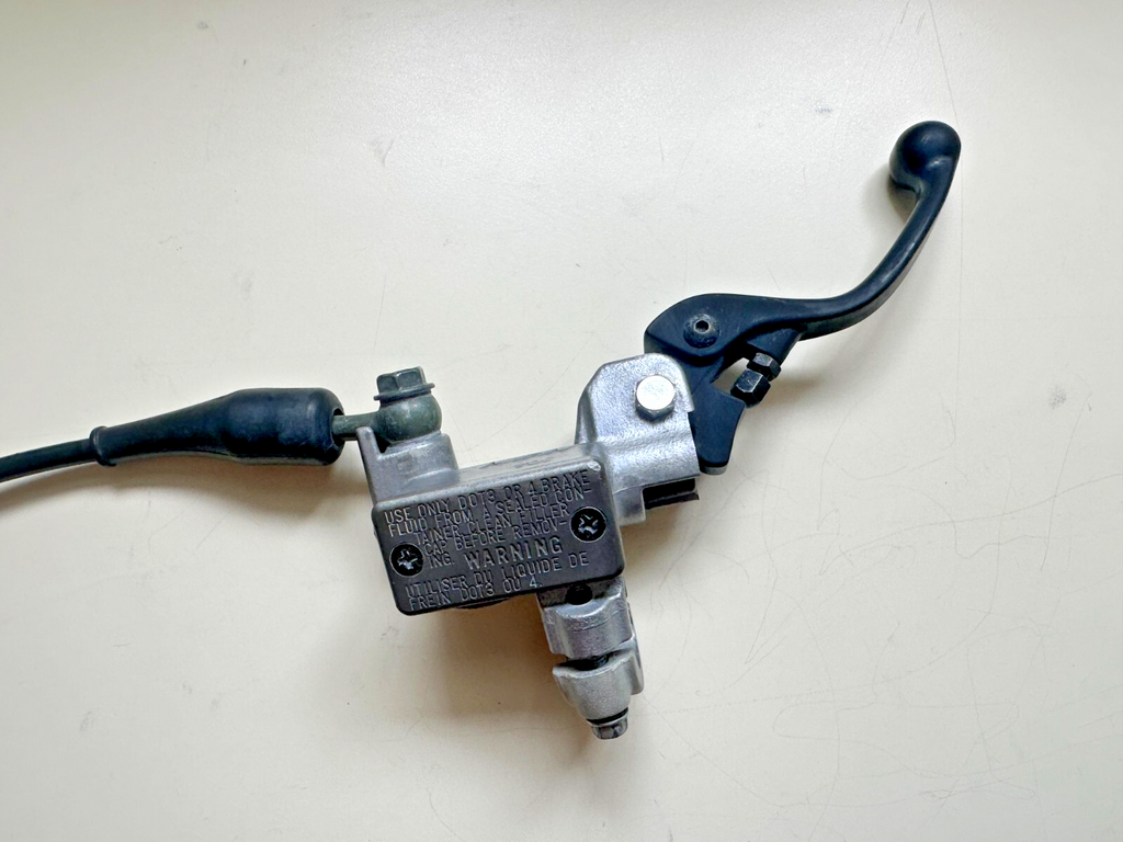 2006 KAWASAKI KX450F FRONT BREAK CALIPER WITH MASTER CYLINDER 