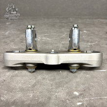Load image into Gallery viewer, Honda Upper Triple Clamp / Triple Tree – OEM | 2004–2007 CR / CRF Models