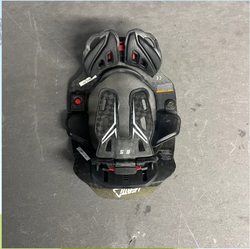 Leatt 6.5 Carbon Neck Brace Size L/XL – Lightweight Protection