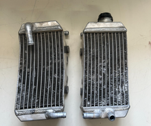 Load image into Gallery viewer, OEM 2009 Honda CRF150 Radiator Left &amp; Right Part# 50435007100  50435008100