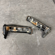 Load image into Gallery viewer, 2004-2007 YZF 450 OEM FOOT REST  - PART #5TG-27411-01-00