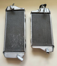 Load image into Gallery viewer, 2006-2008 KAWASAKI KX450F LEFT AND RIGHT RADIATORS