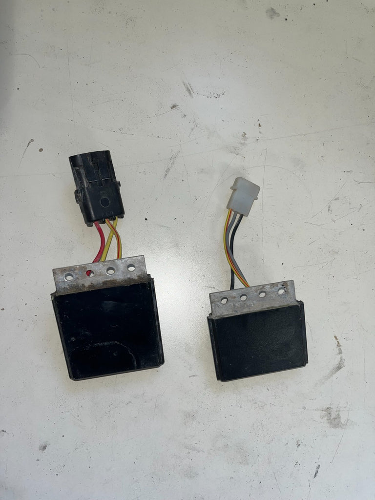 2005 Polaris Trail Blazer Reverse RPM limiter and Regulator/Rectifier Module Set