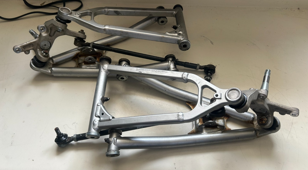 OEM 2007 Yamaha YFZ450 Left and Right Arm Assembley - Part# 5TG-23507-21-00