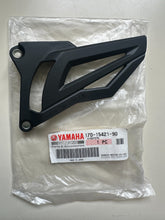 Load image into Gallery viewer, YAMAHA OEM CRANKCASE COVER / 17D-15421-90