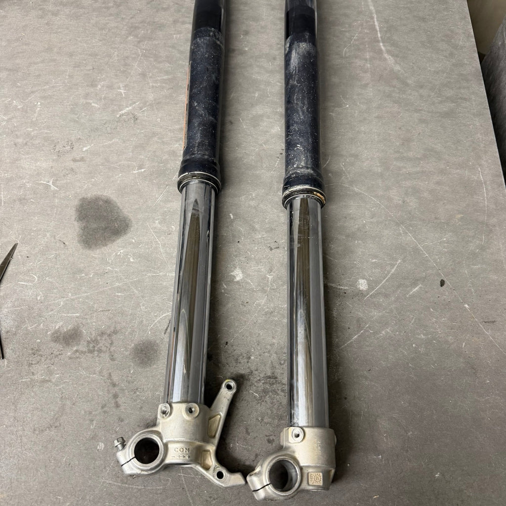 04-2014 KTM 125-525 FORKS LEFT AND RIGHT VALVED BY E.S.P