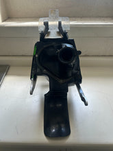 Load image into Gallery viewer, 2006 Kawasaki KX450F Aircleaner W/Subframe 11011-0055-67 , 32160-0194