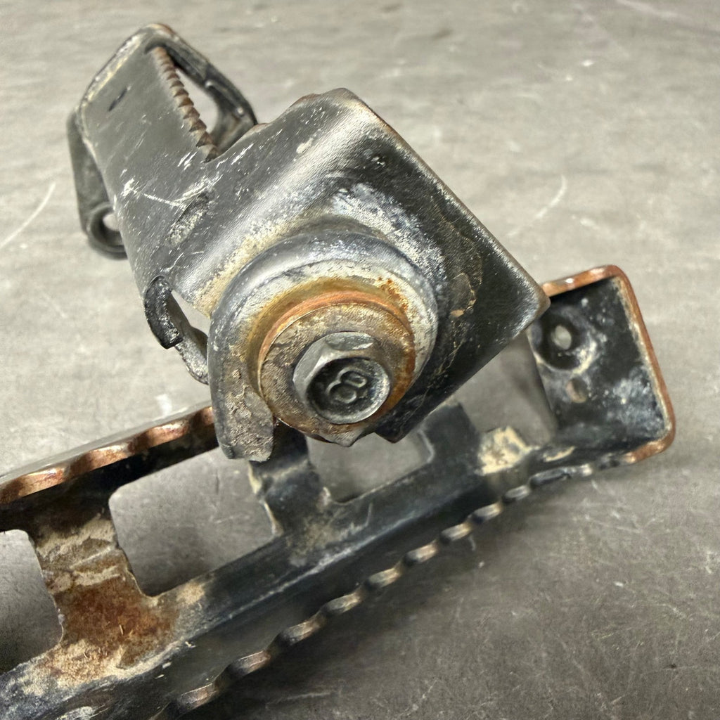 2004-2007 YZF 450 OEM FOOT REST  - PART #5TG-27411-01-00