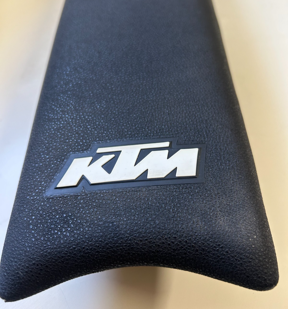 OEM USED 2017 KTM 250SX Seat - Part#: 79007040400