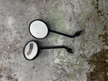Load image into Gallery viewer, 2005 Yamaha Zuma YW50T Mirrors