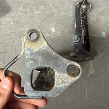 Load image into Gallery viewer, 2004-2007 YZF 450 OEM FOOT REST  - PART #5TG-27411-01-00