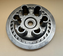 Load image into Gallery viewer, YAMAHA PRESSURE PLATE