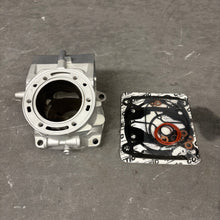 Load image into Gallery viewer, 2023–2026 KTM 300 SX Cylinder Head EZ72-22R | OEM