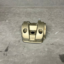 Load image into Gallery viewer, USED 2002-2006 Honda CRF450R Valve Cover OEM